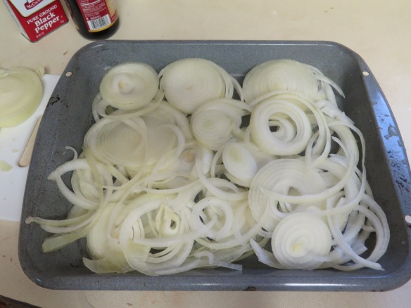 Adding onions to roaster - IMG_8565